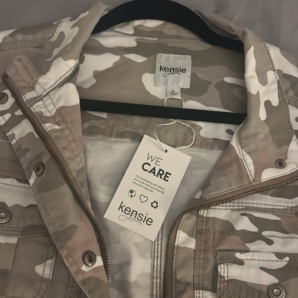 Woman’s jacket - Picture 2 of 7